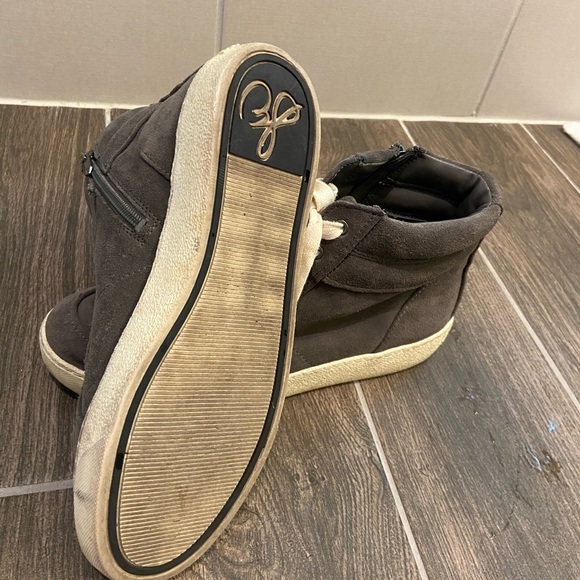 Sam Edelman Britt High Top Sneaker - 8 - Picture 4 of 10